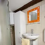 Garden Apartment *