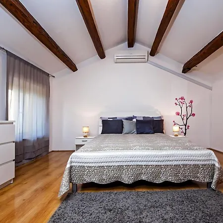 Daria 20 Apartment
